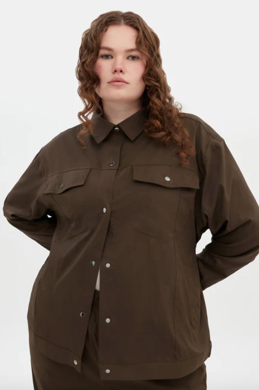 NEW Girlfriend Collective Wendy Tie Shacket Size S Snap Button Relaxed Fit